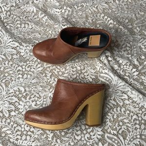Dolce Vita brown leather, wooden mules! Size 6.5